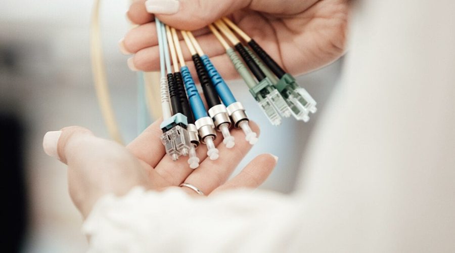 Triển khai tốt nhất là thuê một chuyên gia KNX